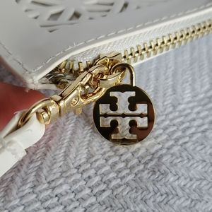 TORY BURCH White lattice Handbag 11 x 8.75"